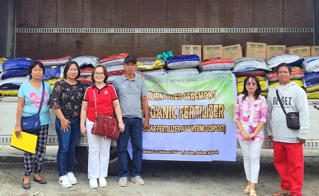 Sultan Kudarat Farmers Organizations Receive Organic Fertilizers