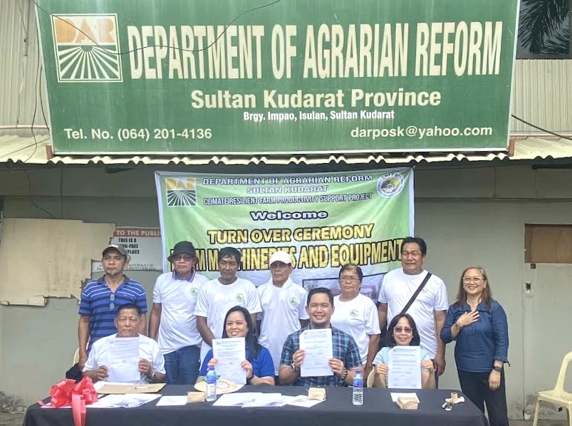 Sultan Kudarat Farmers Receive Farm Machinery From Dar News