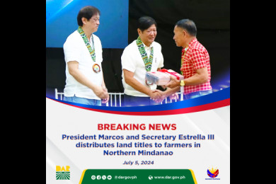 President Ferdinand R. Marcos Jr. and DAR Secretary Conrado M. Estrella III distribute 2,566 land titles covering 3,009.5 hectares to 2,857 agrarian reform beneficiaries on July 5 at the Mindanao Civic Center in Tubod, Lanao del Norte.