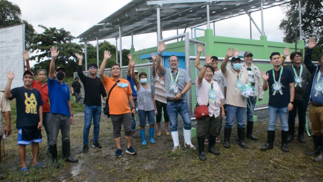 Cavite farmers get P12-M worth solar-powered irrigation system.