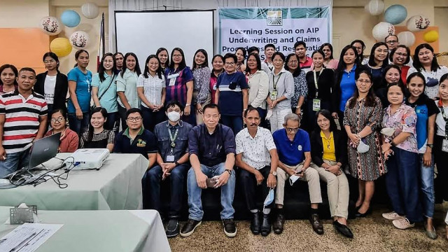 Farmers in Bicol region register electronically to get more government support