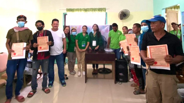 296 North Cotabato farmers receive agri lands and land titles