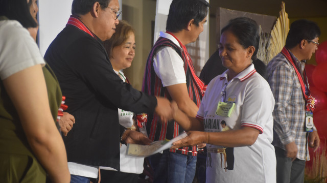 DAR-CAR Celebrates New Agrarian Emancipation Act by President Marcos, Distributing 392 E-Titles to 402 ARBs in National Simultaneous CLOA and E-Title Event