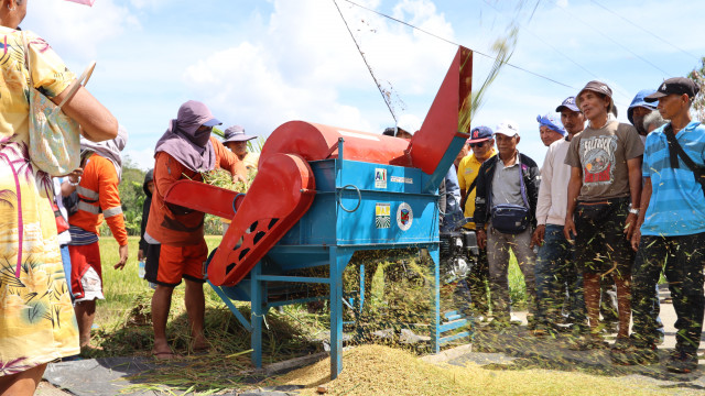 DAR and Iloilo Provincial Government Train 21 ARBOs in Farm Machinery Operations  & Maintenance