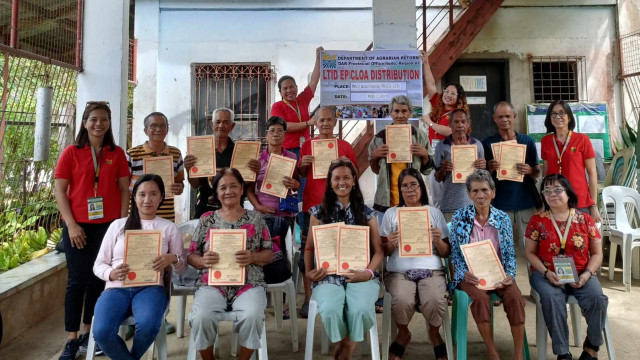 27 FARMERS IN PASSI CITY CELEBRATE LAND OWNERSHIP AS THEY RECEIVE LONG-AWAITED LAND TITLES