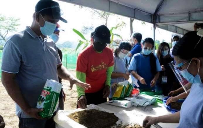 Quezon City urban-dwellers plant for DAR’s 2nd “Buhay sa Gulay project ...